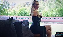 Sexy kráska Allie Nicole predvádza svoje prirodzené telo v sólovom videu