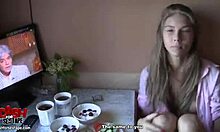Schönes Freundin-Video von einer verführerischen Frau, die ihren Körper zeigt