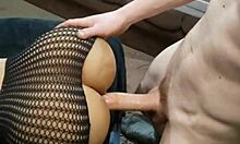 Hjemmelaget sextape med varm kjæreste med stor rumpe som bruker sexleketøy
