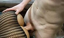 Zelfgemaakte sekstape van hete vriendin met grote kont met seksspeeltjes