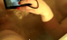 Tomando banho e se filmando se masturbando