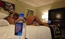 Madelyn Monroe se med počitnicami v Las Vegasu ukvarja s spolnimi aktivnostmi z neznano osebo