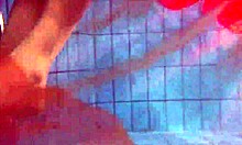 नास्त्या स्विमिंग पूल में अपने आकर्षक नग्न फिगर को नंगा करती है और दिखाती है।
