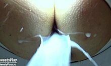 Güzel şişman kadın kız arkadaşlarının tuvalet kamerasında yakalanan sapık anal süt lavmanı