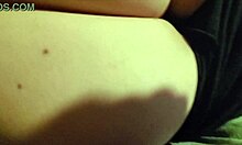 Čutna masaža debelih žena s poudarkom na njeni obilni zadnjici