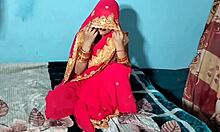 Mariée indienne taille une pipe le soir de ses noces