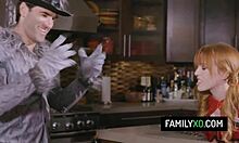 Madi Collins und Melody Mynx Star in Halloween-Inzestvideo