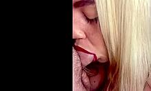 Полнометражное видео с потрясающей блондинкой, делающей вкусный оральный секс - закажите встречу прямо сейчас