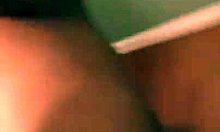 Μια ερασιτέχνης έφηβη με μεγάλα βυζιά κάνει στο αγόρι της πίπα και χειραψία σε HD